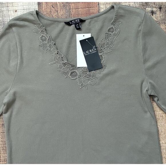 Lauren Ralph Lauren Women's Sz L Lace-Trim V-neck Stretch Cotton Top Green NWT - Picture 2 of 11
